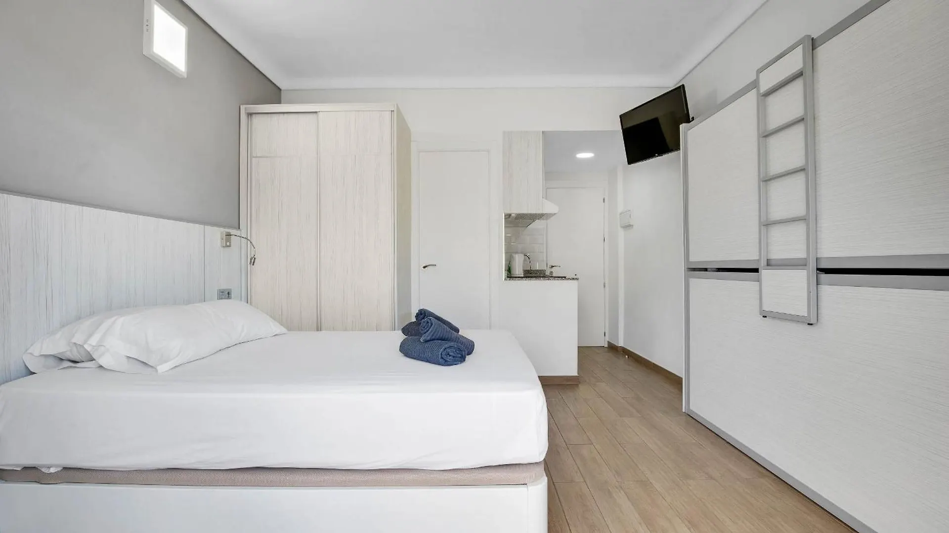 Carihuela Palace 417 By Ivi Real Estate Torremolinos